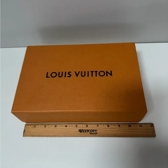 Louis Vuitton Gift Box - Picture 10 of 10